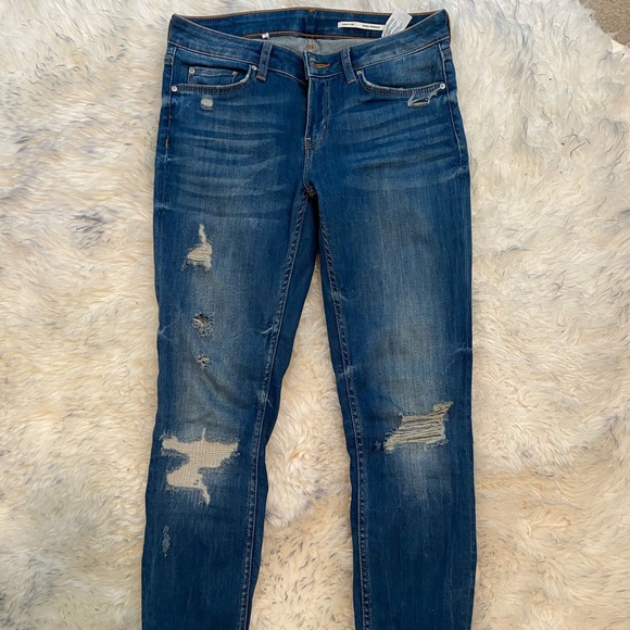 Zara slim medium rise denim Size 06, (fits like size 4)